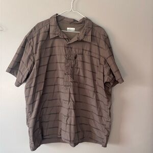 Columbia Omni Shade Short Sleeve Button Up XXL. Dark gray plaid.